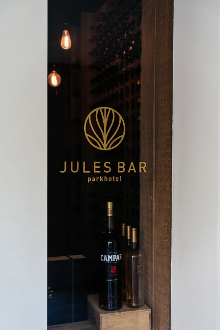 Logo van de Jules Bar in Parkhotel Kortrijk